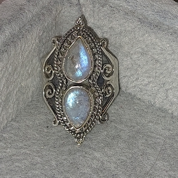 Double Moonstone Vintage Style Ring Size 6 - Picture 5 of 7